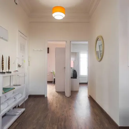 Apartamento Bright In 80 Sqm With Air Conditioning