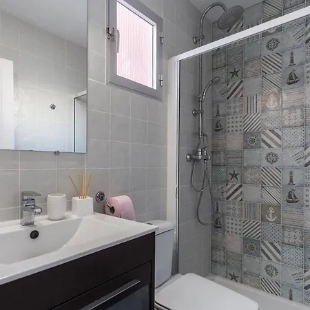 Bright In 80 Sqm With Air Conditioning Валенсия