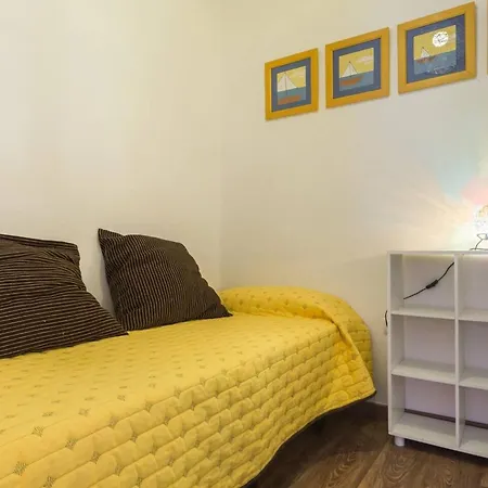 Bright In 80 Sqm With Air Conditioning Apartamento